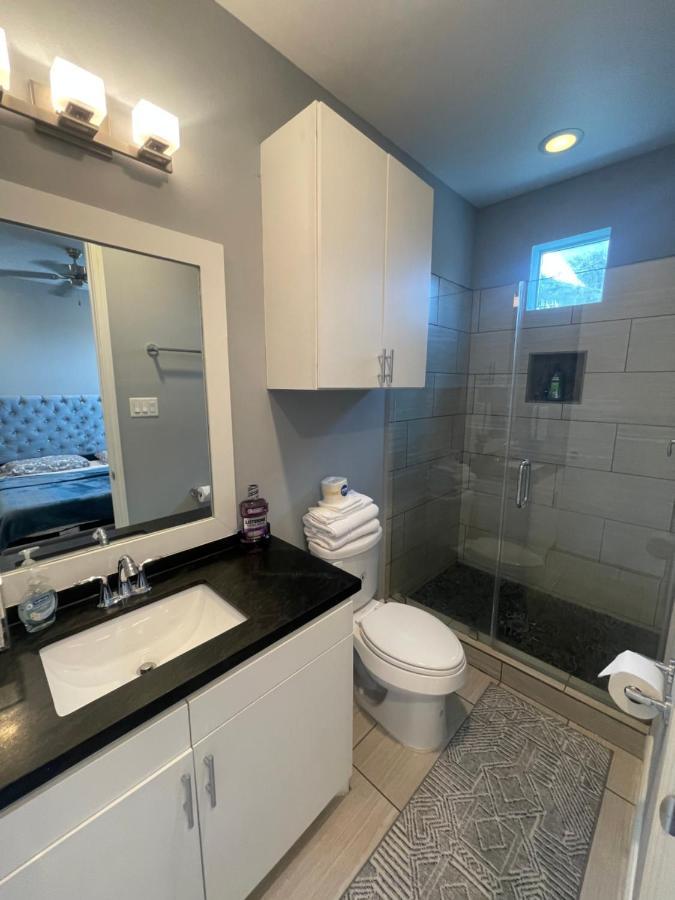 N-E-G Skai Midtown Of Houston Villa Kültér fotó
