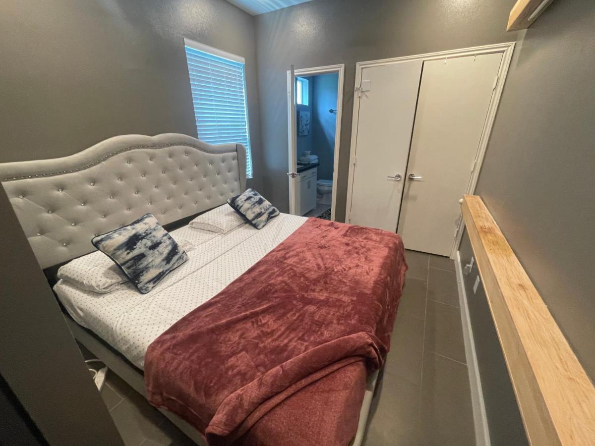 N-E-G Skai Midtown Of Houston Villa Kültér fotó