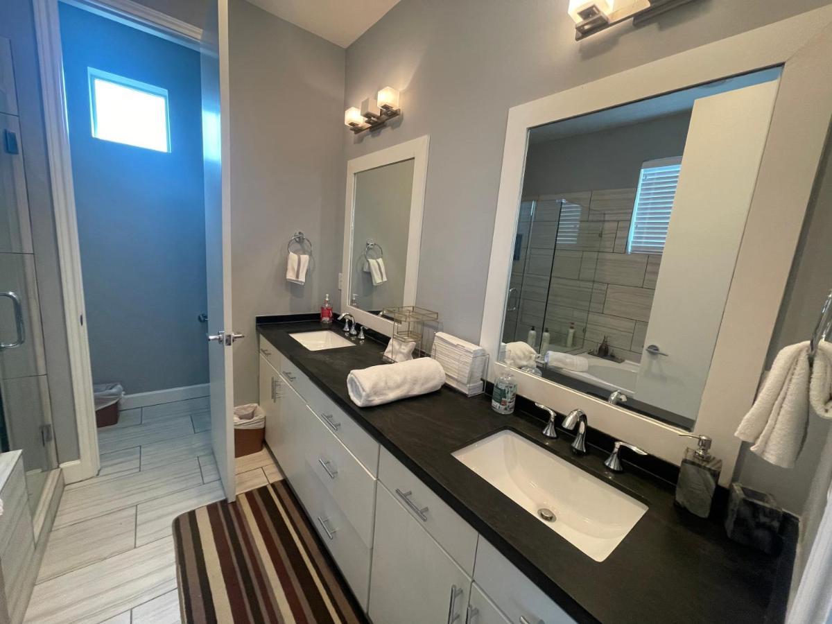 N-E-G Skai Midtown Of Houston Villa Kültér fotó